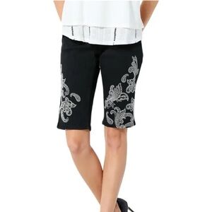 Dg2 by Diane Gillman Embroidered Jean Shorts Distressed NWT 20PW